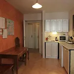 Cosy Rustic 1 Bedroom Apartment In Mala Strana