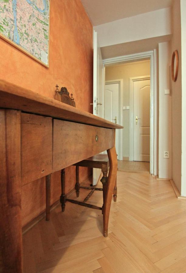 Cosy Rustic 1 Bedroom In Mala Strana Prague
