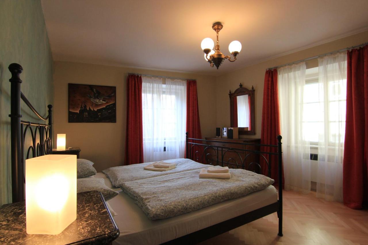 Apartment Cosy Rustic 1 Bedroom In Mala Strana Prague