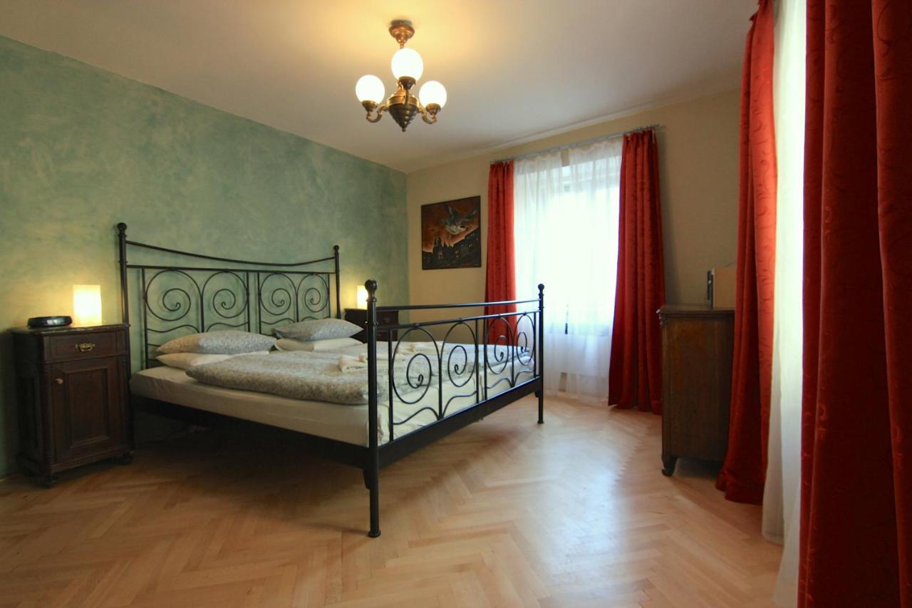 Apartment Cosy Rustic 1 Bedroom In Mala Strana *